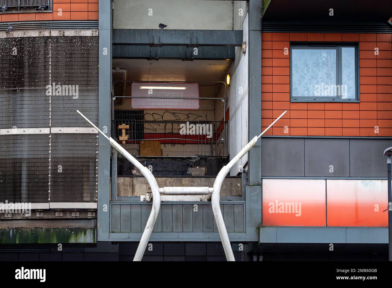 Maidenhead, Berkshire, UK. 12th January, 2023. The walkway from the car