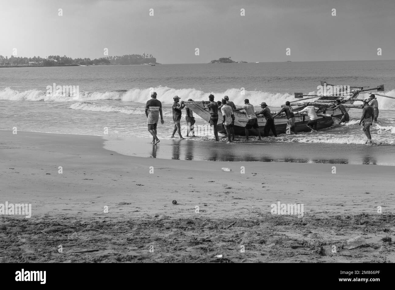 Net fisherman sri lanka Black and White Stock Photos & Images Alamy