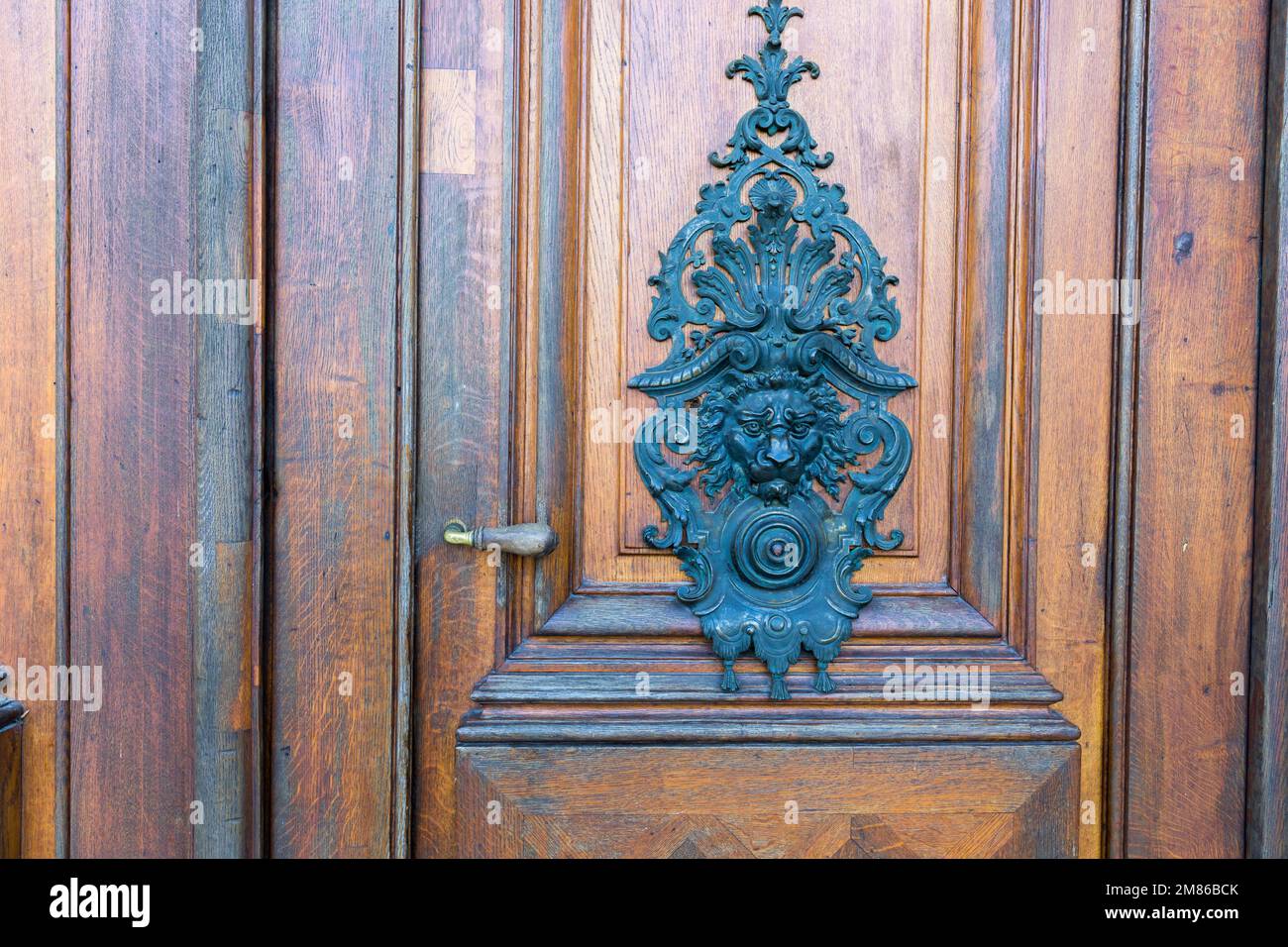 Old wooden door interesting hi-res stock photography and images - Alamy