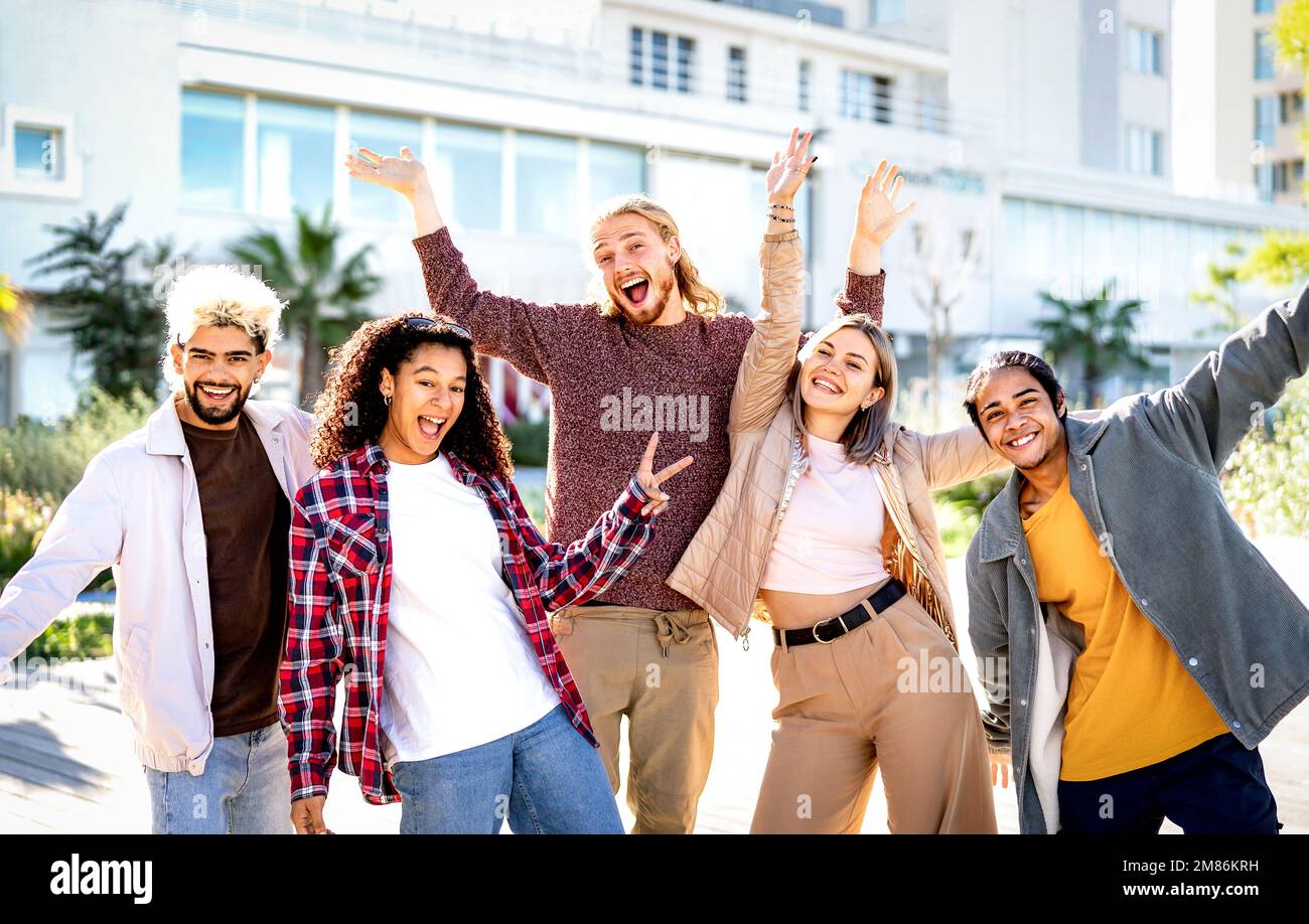 Multicultural urban life hi-res stock photography and images - Alamy
