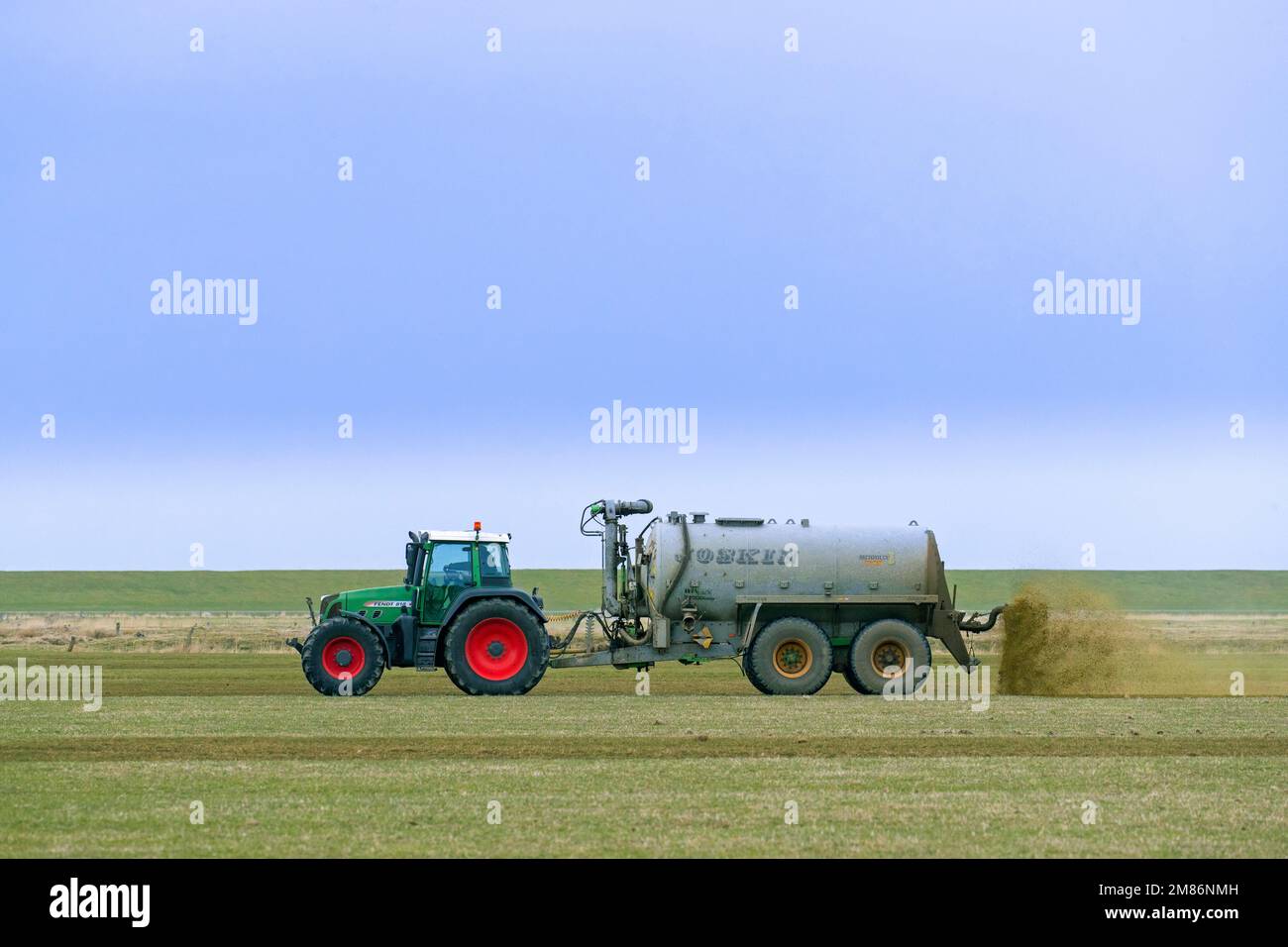Fertiliser spreader hi-res stock photography and images - Alamy