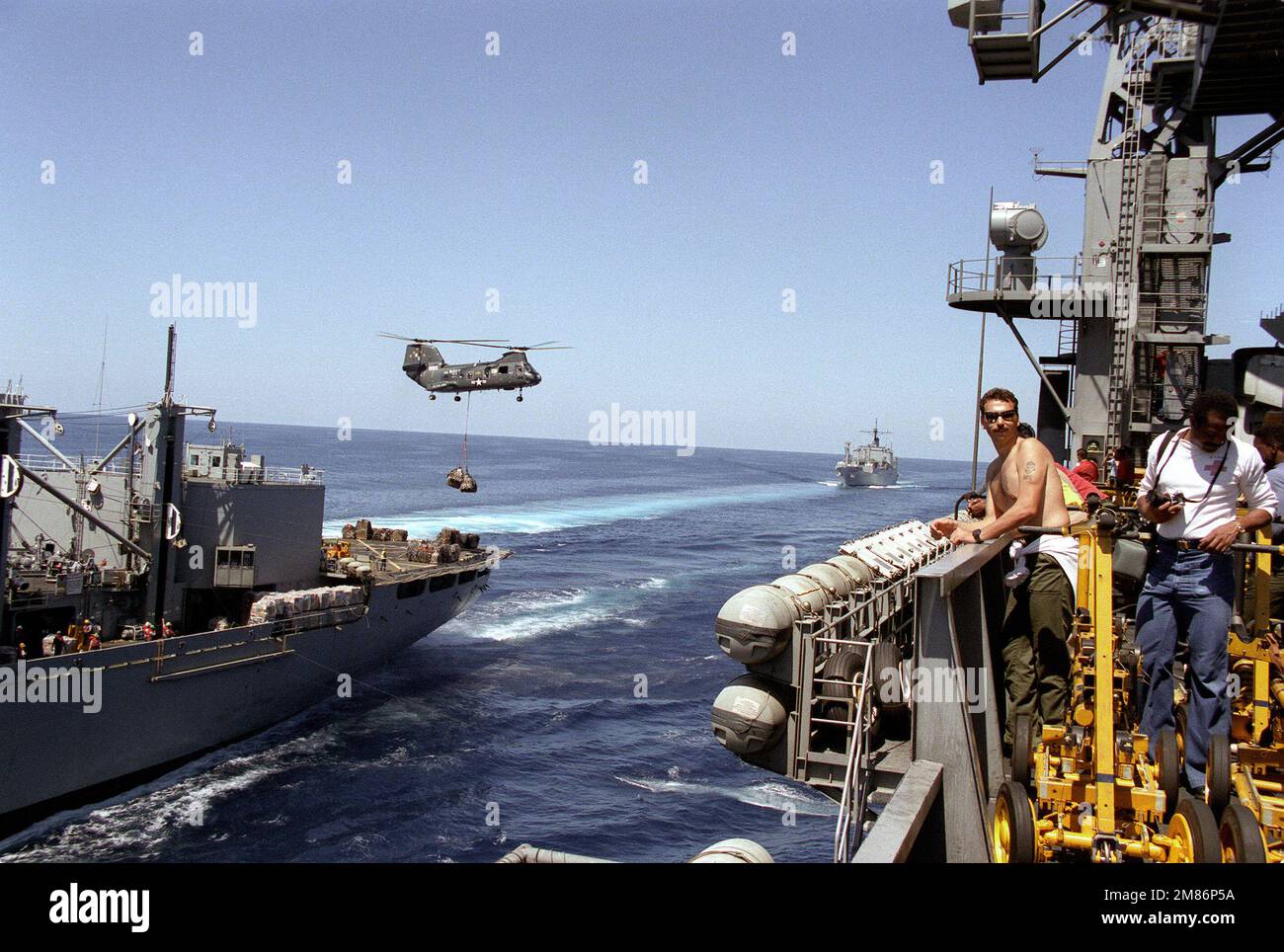 A Helicopter Combat Support Squadron 5 (HC-5) CH-46 Sea Knight ...