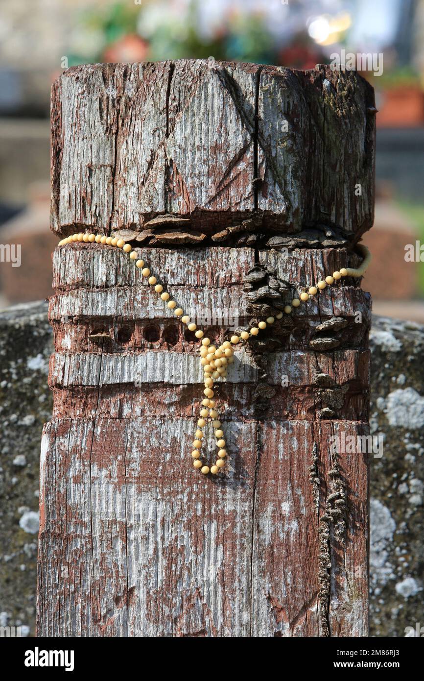 Bijoux collier hi-res stock photography and images - Page 5 - Alamy