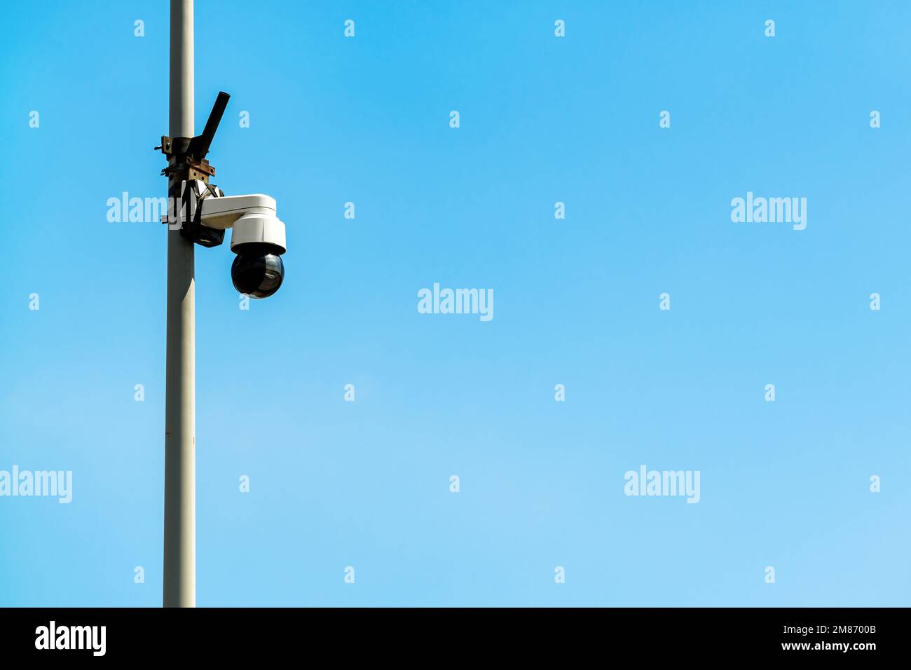 Security camera monitoring system hi-res stock photography and images ...
