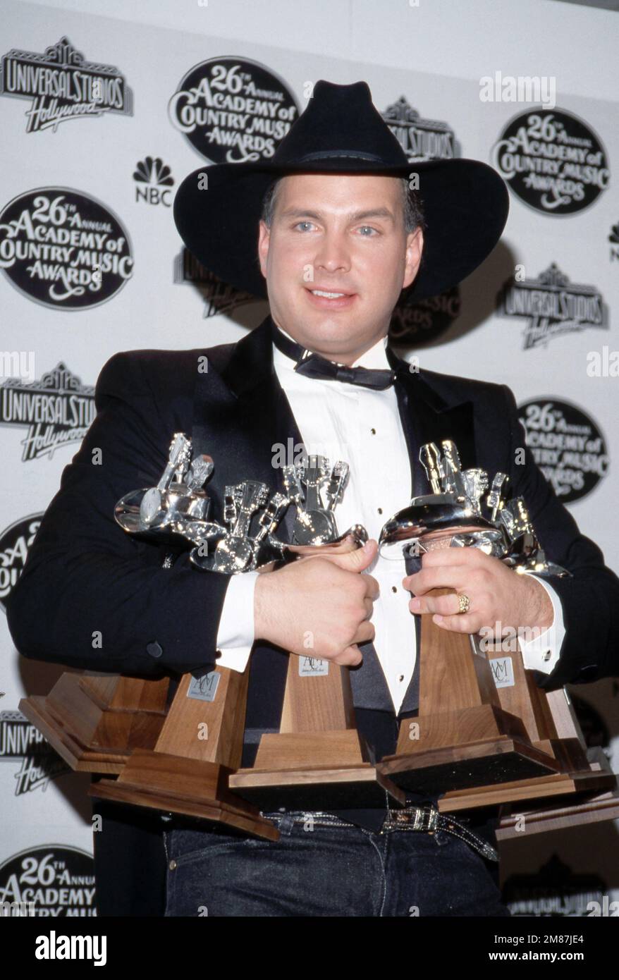 Garth Brooks at the 26th Annual Academy of Country Music Awards at