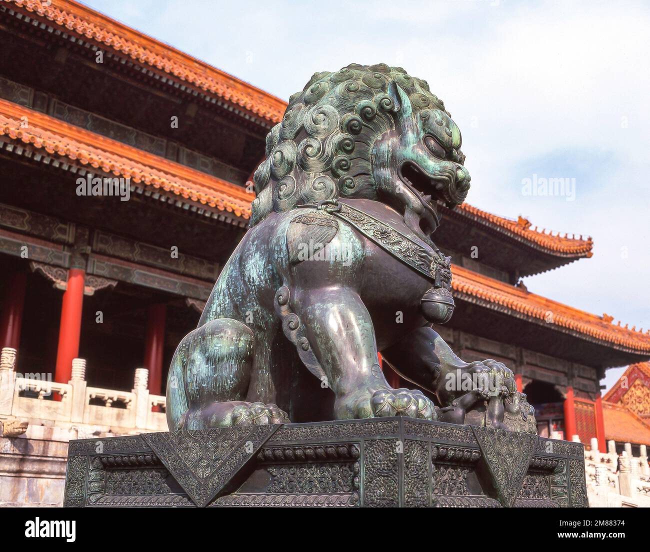 Bronze Lion statue outside Hall of Supreme Harmony, Outer Court of The Forbidden City (Zǐjìnchéng), Dongcheng, Beijing, The People's Republic of China Stock Photo