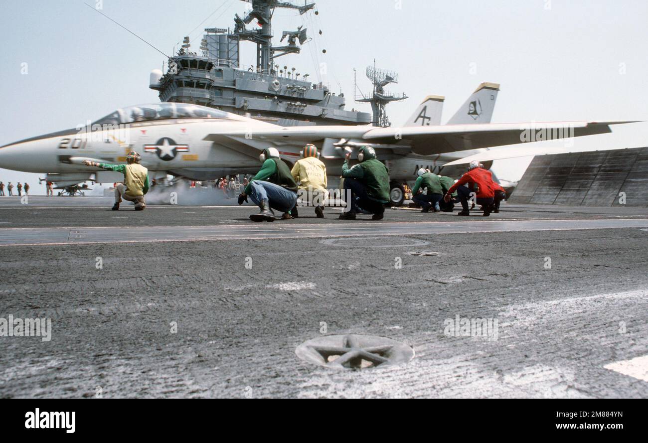 DN-ST-87-10406. Base: USS Dwight D Eisenhower (CVN 69) Country ...