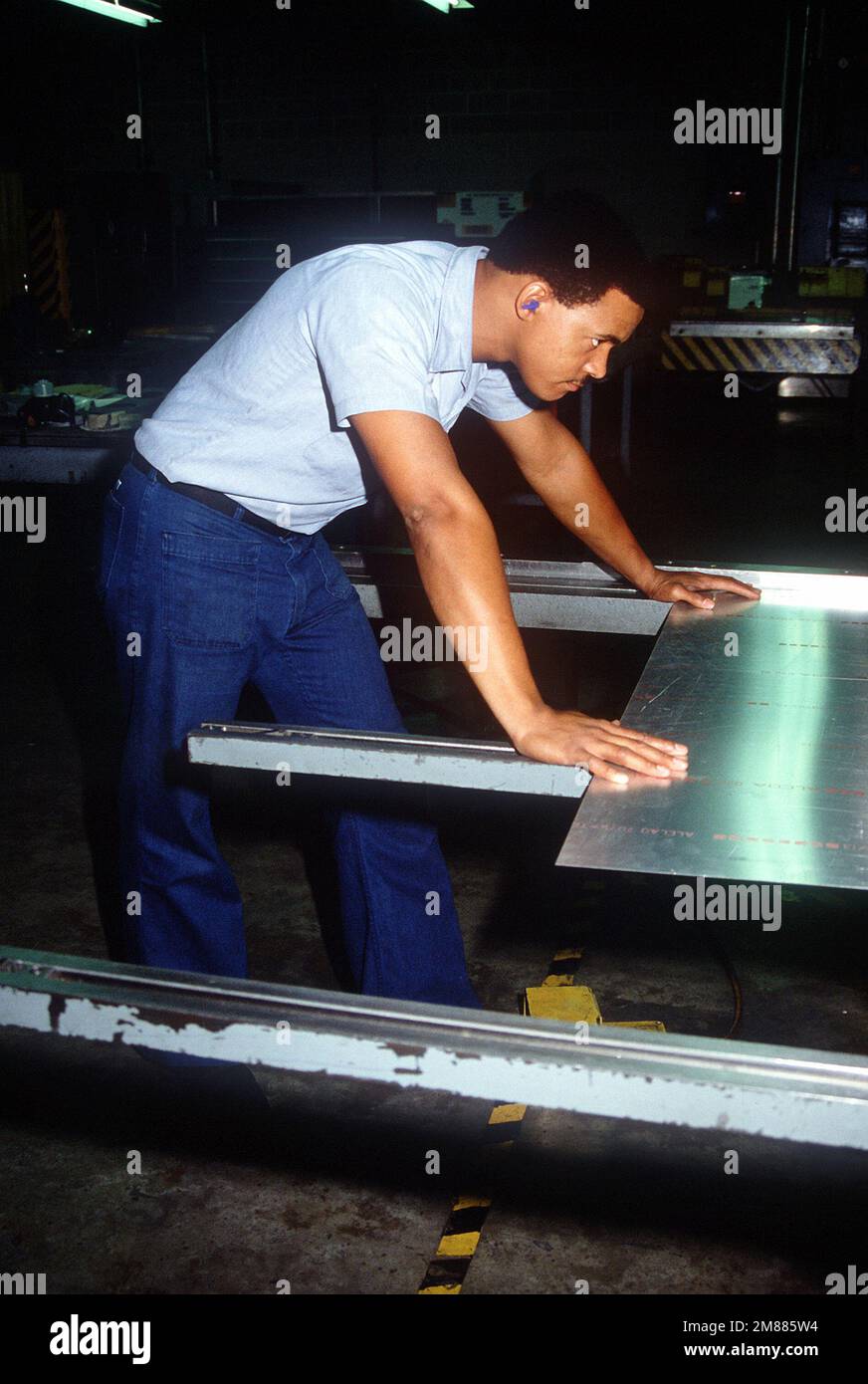 Aviation Structual Mechanic S (Structures) 2nd Class Ralph Scott lines