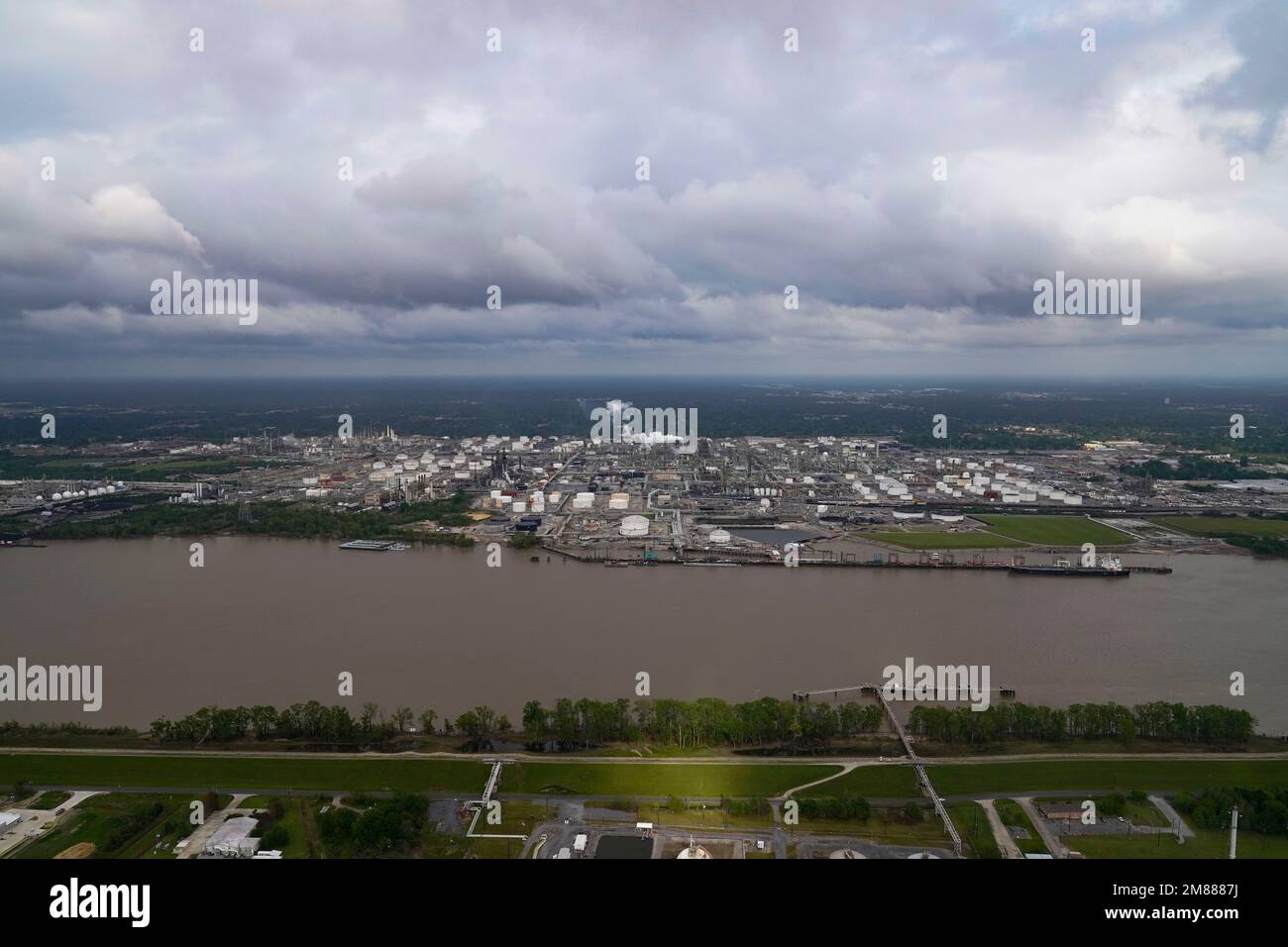 The Exxon Mobil Baton Rouge Refinery complex is seen along the Mississippi  River in this aerial photo taken in Baton Rouge, La., Monday, April 11,  2022. (AP Photo/Gerald Herbert Stock Photo - Alamy