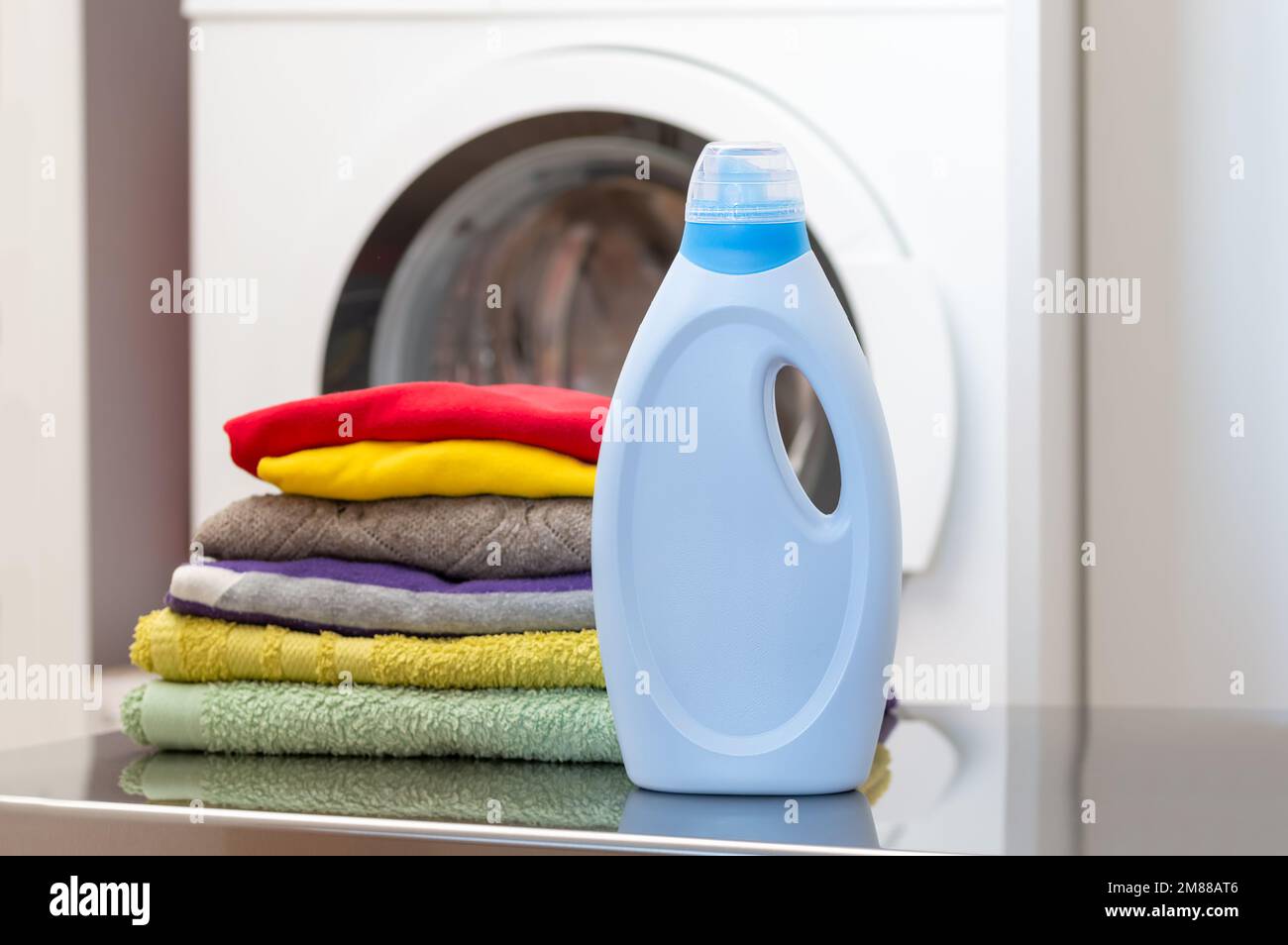 Washing machine clothes fold hi-res stock photography and images - Alamy