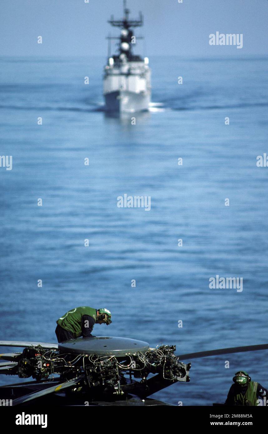 Lph uss okinawa hi-res stock photography and images - Page 2