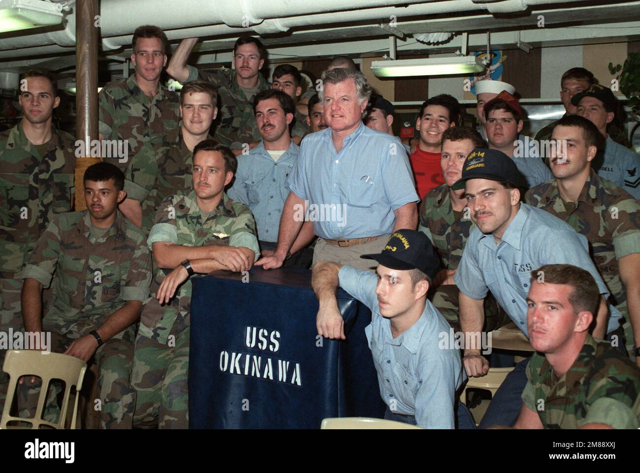 Uss okinawa lph hi-res stock photography and images - Alamy