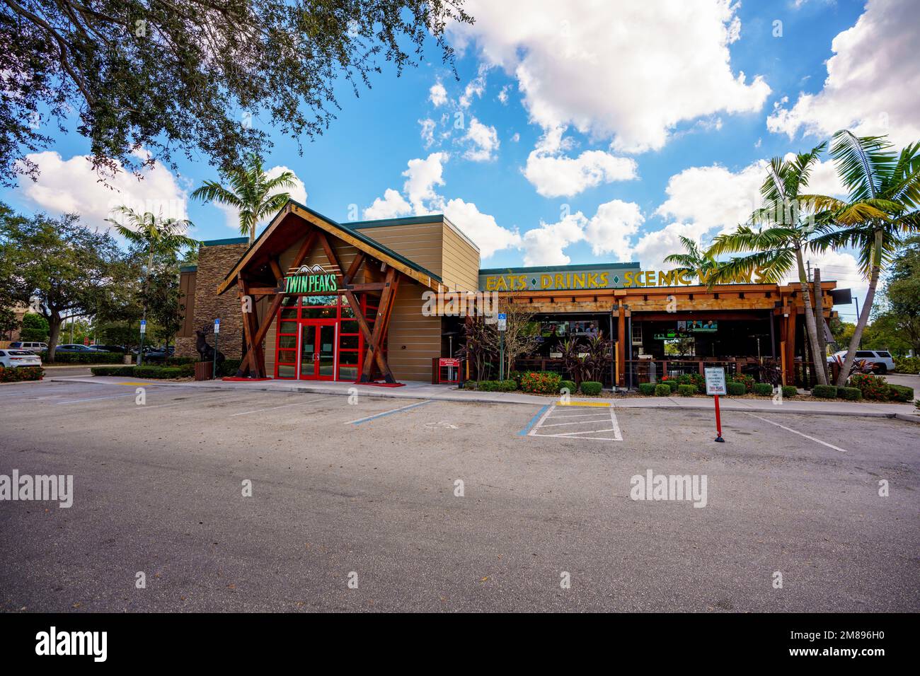 Davie, FL, USA January 12, 2023 Photo of Twin Peaks Restaurant and