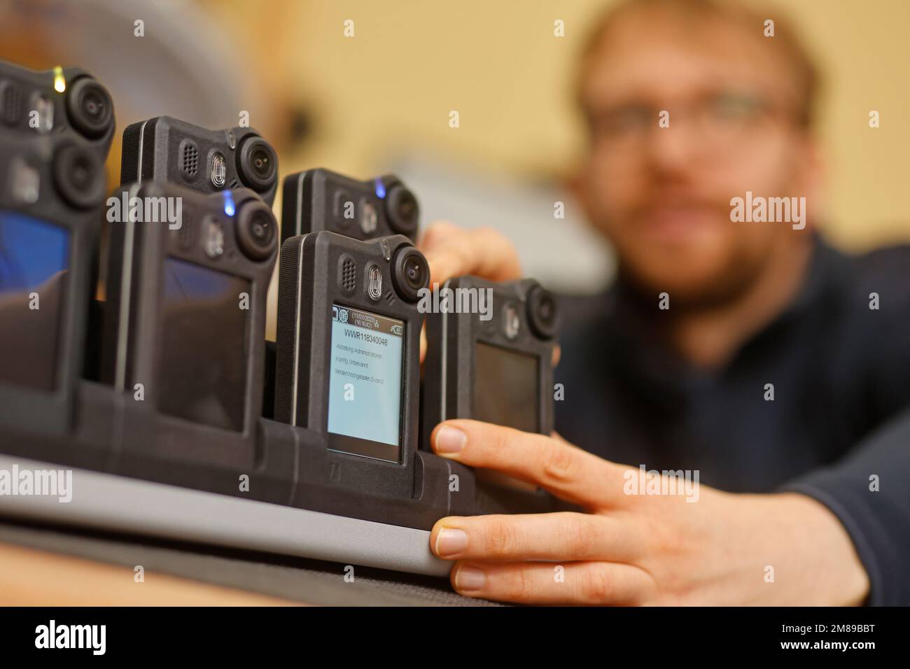 PRODUCTION - 11 January 2023, Saxony-Anhalt, Blankenburg: An employee ...
