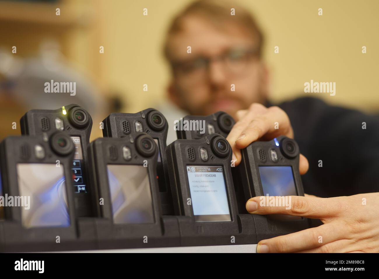 PRODUCTION - 11 January 2023, Saxony-Anhalt, Blankenburg: An employee ...