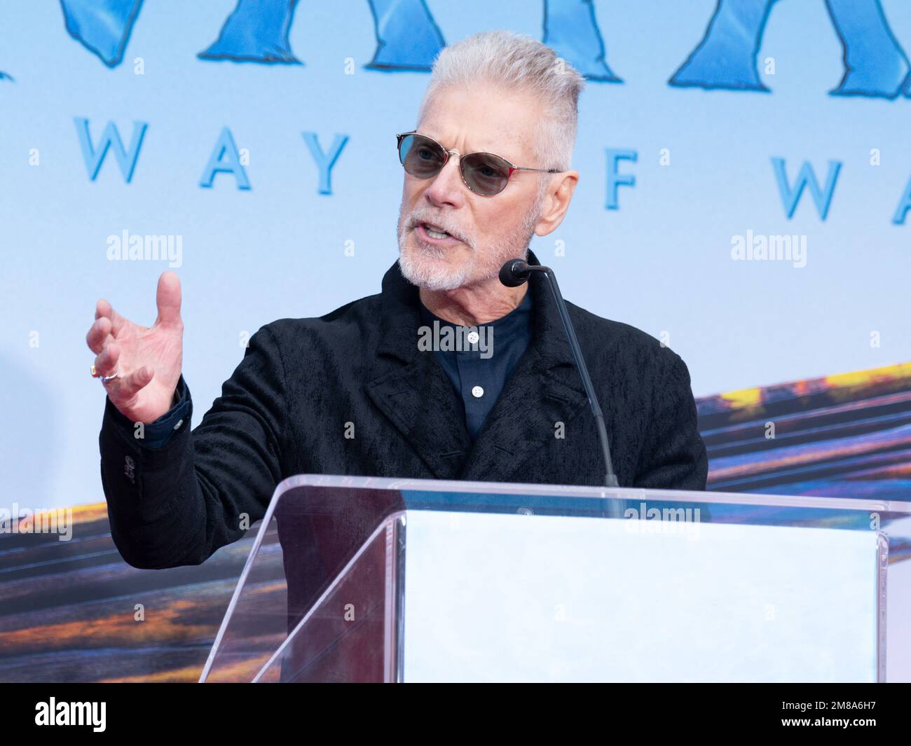 how tall is stephen lang - Ilustrasi 3