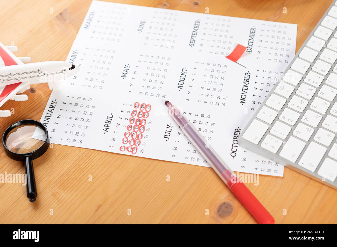 Calendar and reminders for work trips, travel and vacations. glider on