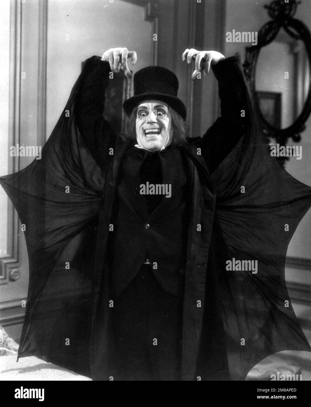 LON CHANEY in LONDON AFTER MIDNIGHT (1927), directed by TOD BROWNING ...