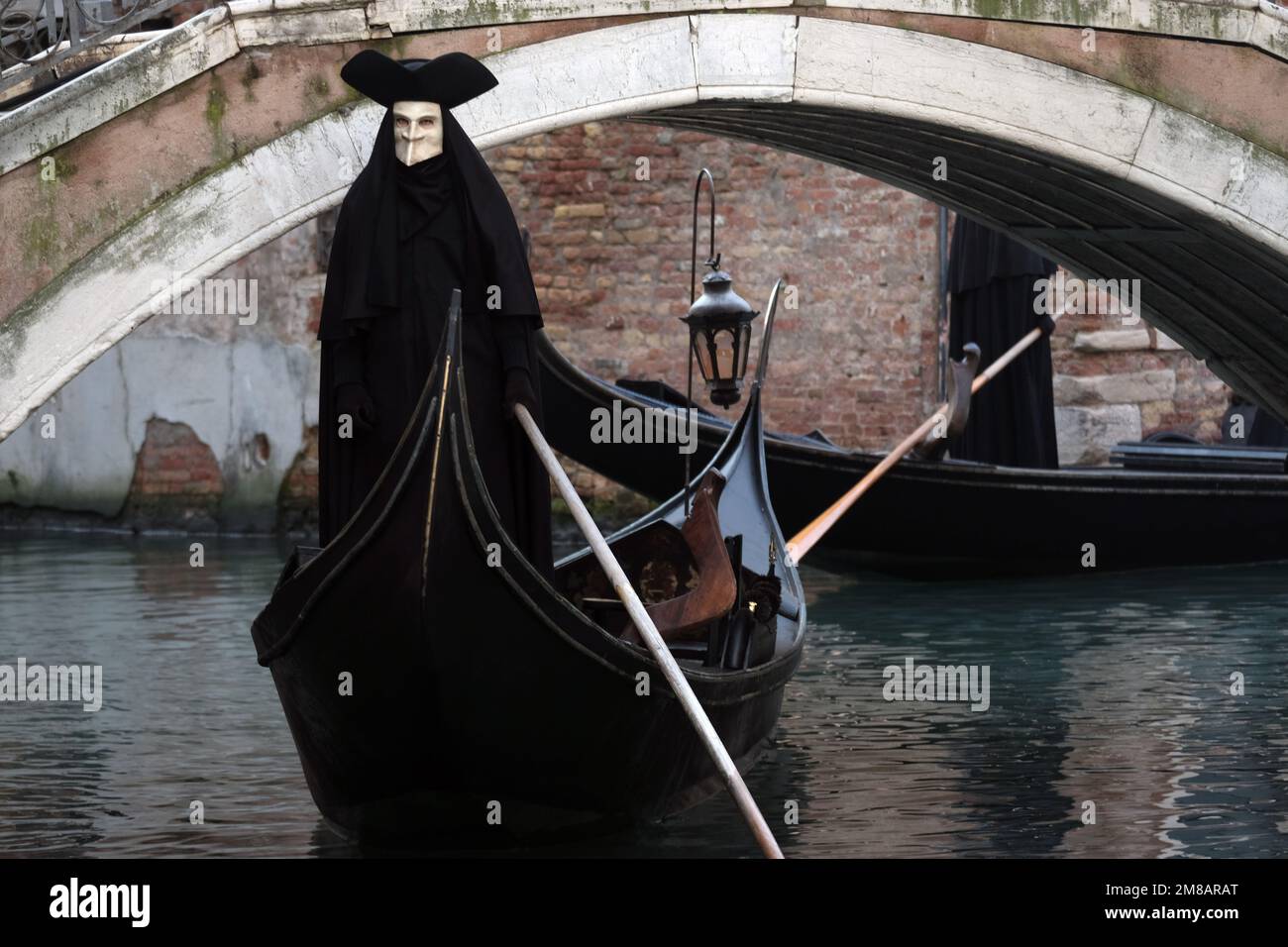 Gondoliers during the shooting of the new film Hanunting in Venice. MvS Stock Photo