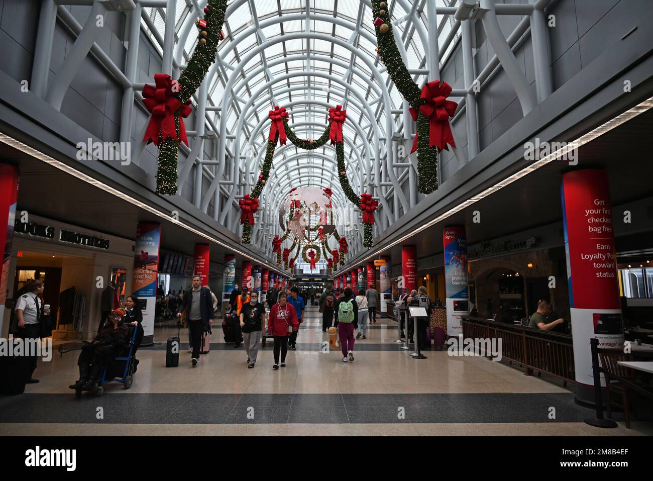 Chicago o'hare airport christmas hires stock photography and images