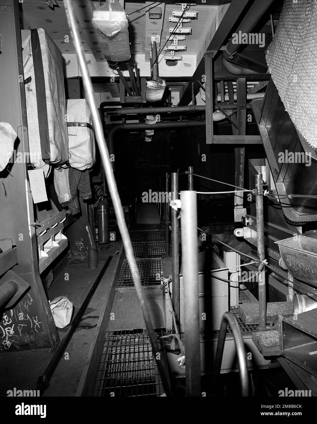 Main engine room No. 2 of the guided missile cruiser GETTYSBURG (CG-64 ...