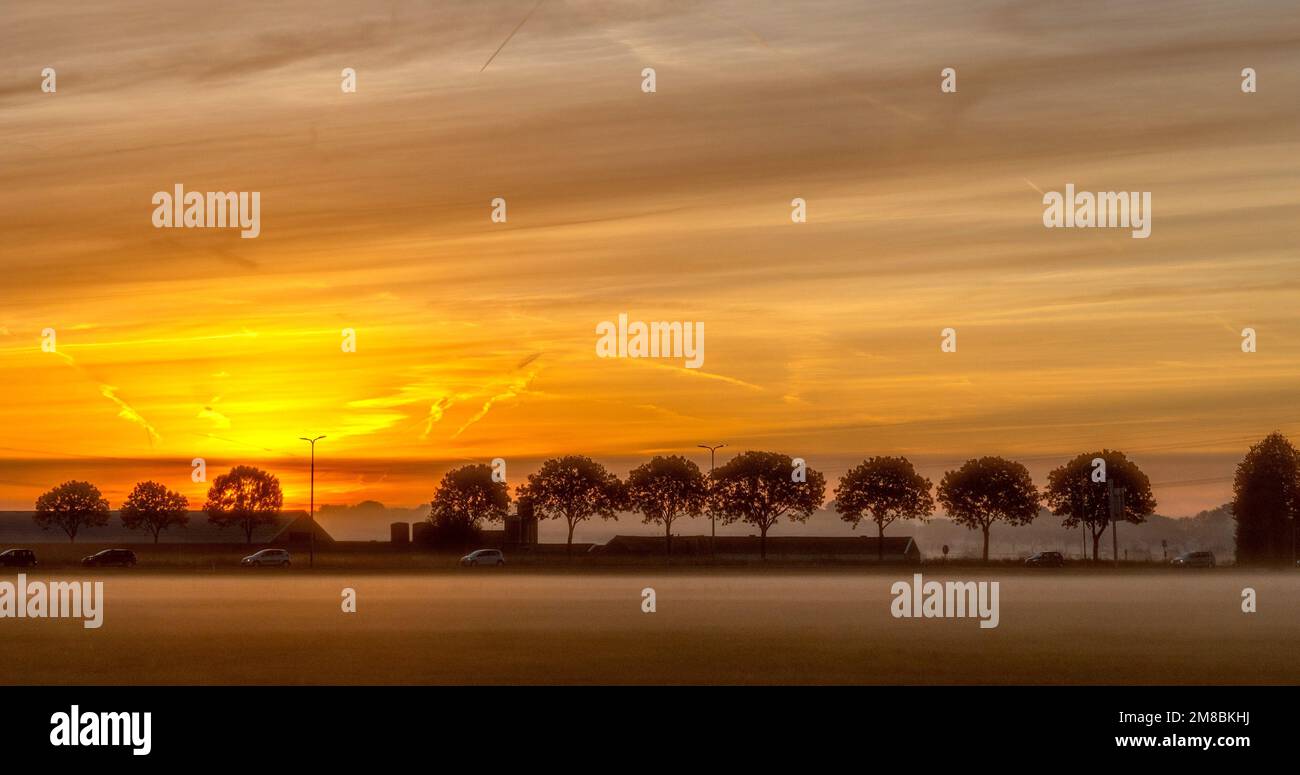 Red rising sun hi-res stock photography and images - Alamy