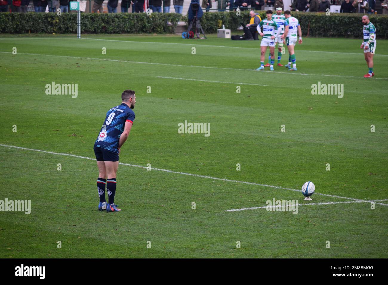 John Conney, Ulster Rugby, prepares to kick for goal during a match against Benetton rugby. The match was played in Treviso, Italy in January 2023 Stock Photo