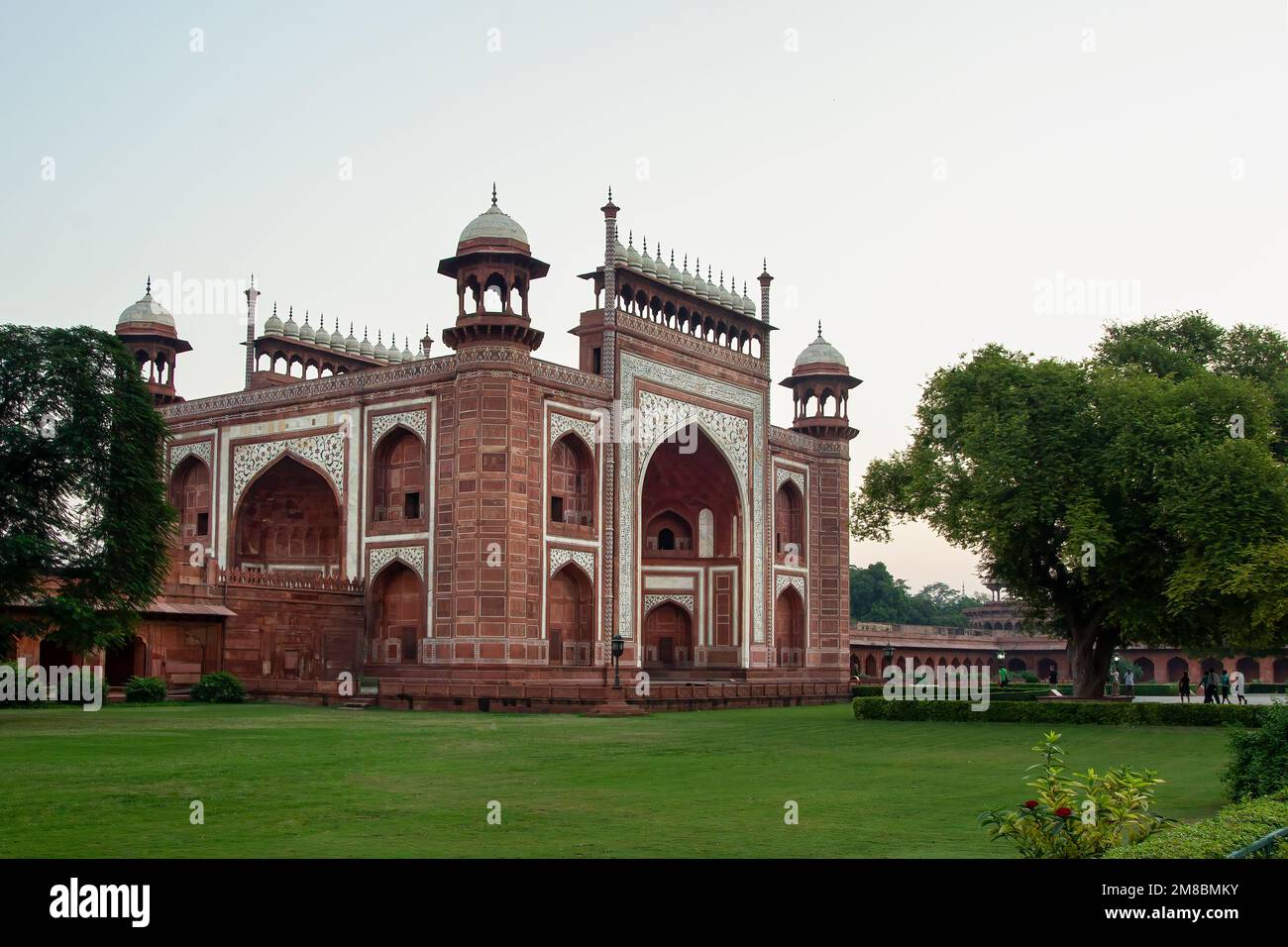 GETTING AROUND TAJ MAHAL visual data 8