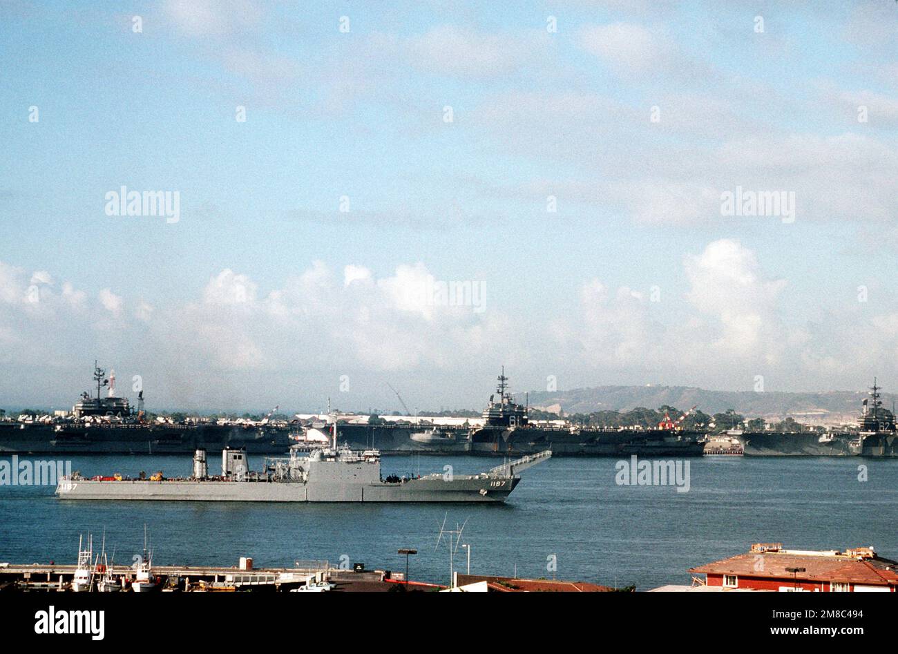 United states aircraft carriers hi-res stock photography and images - Page  9 - Alamy
