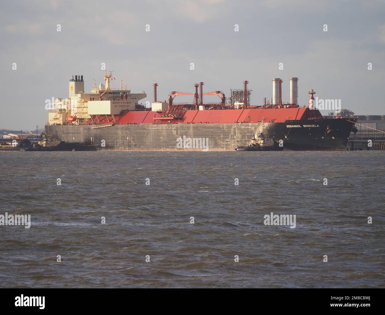 Sheerness, Kent, UK. 13th Jan, 2023. UK gas prices forecast to drop