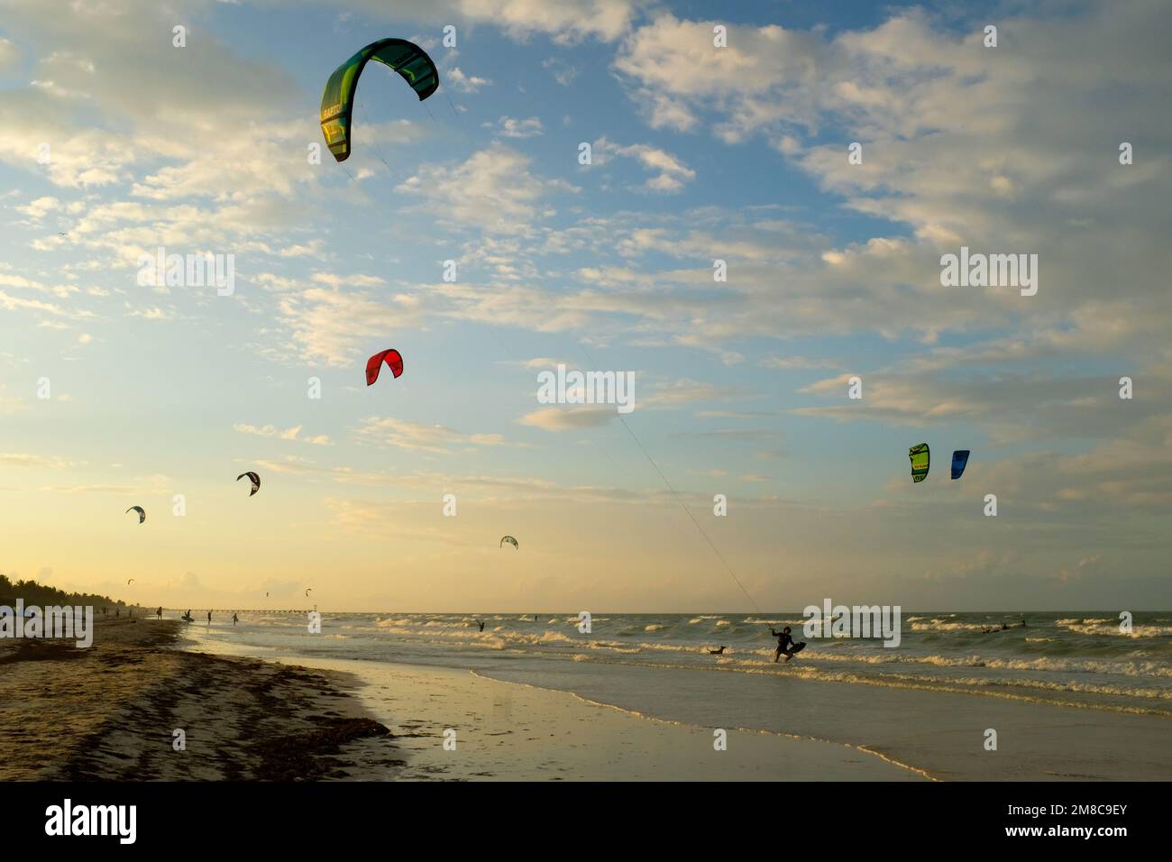 Kitesurfing, El Cuyo, Yucatan, Mexico Stock Photo Alamy