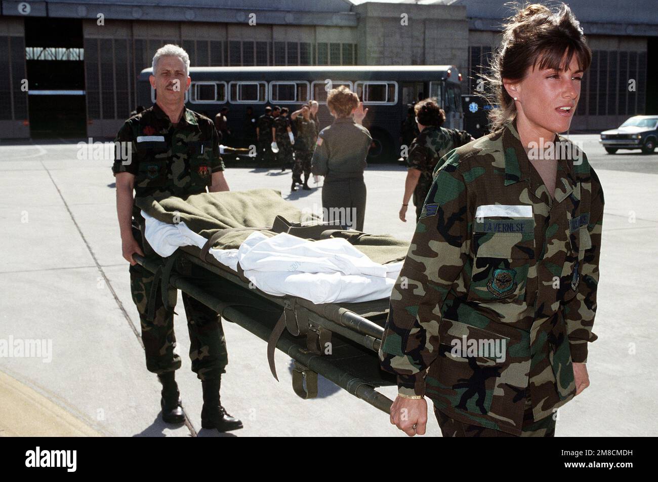 Two stretchers hi-res stock photography and images - Alamy
