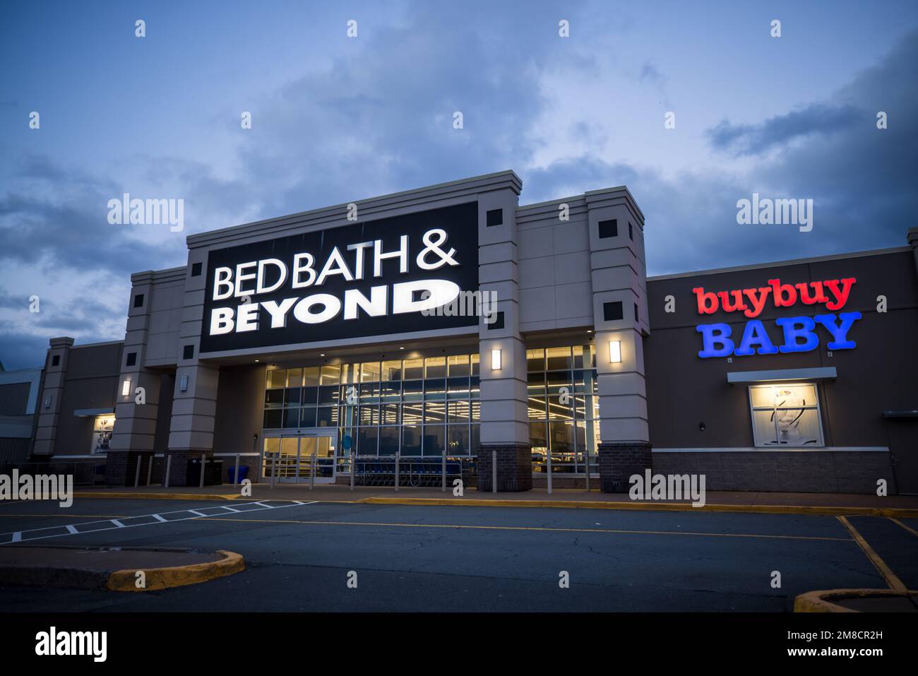 Bed bath and beyond canada hires stock photography and images Alamy