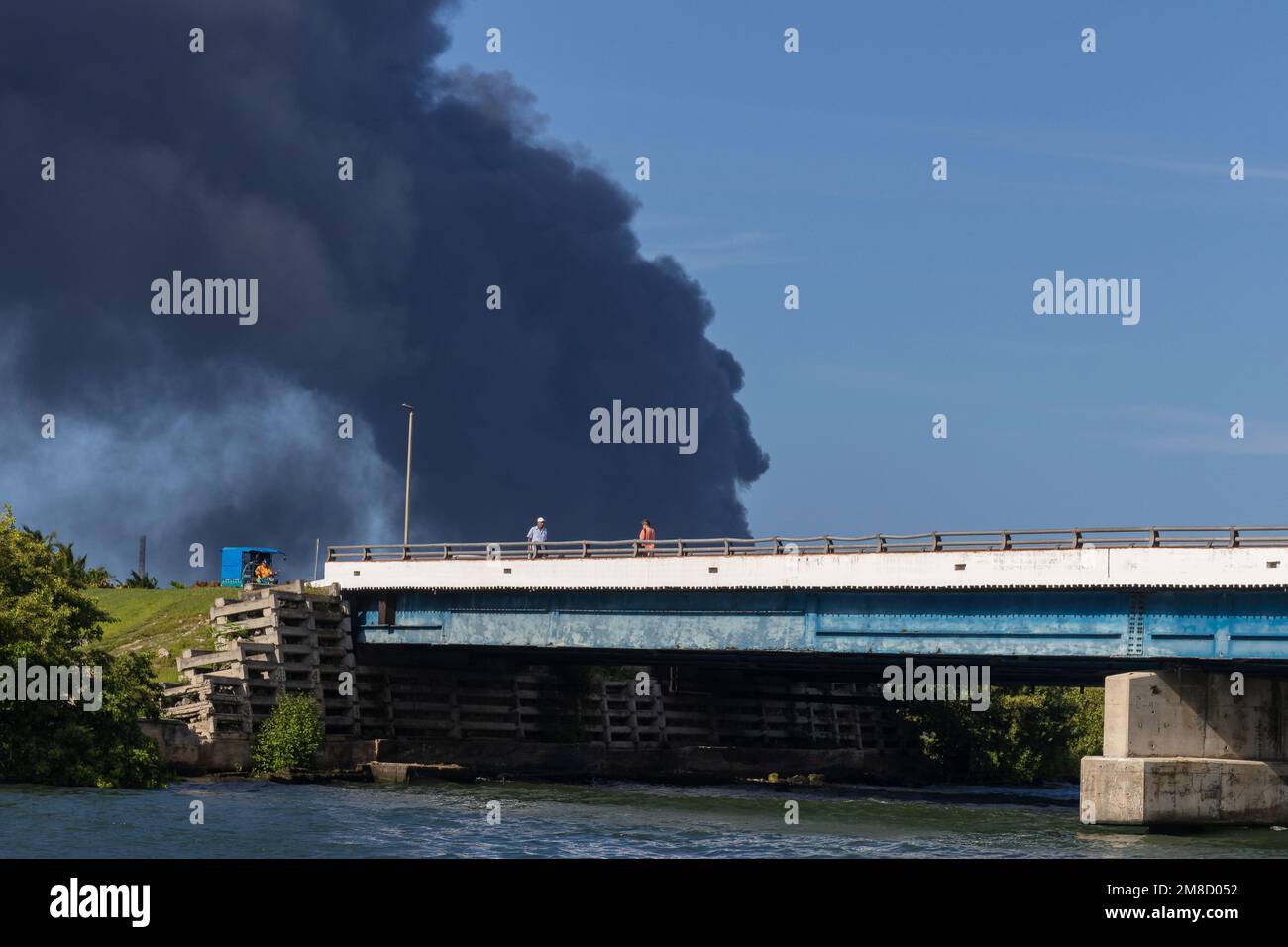 A scary huge fire of fuel tanks in the port of matanzas, cuba Stock