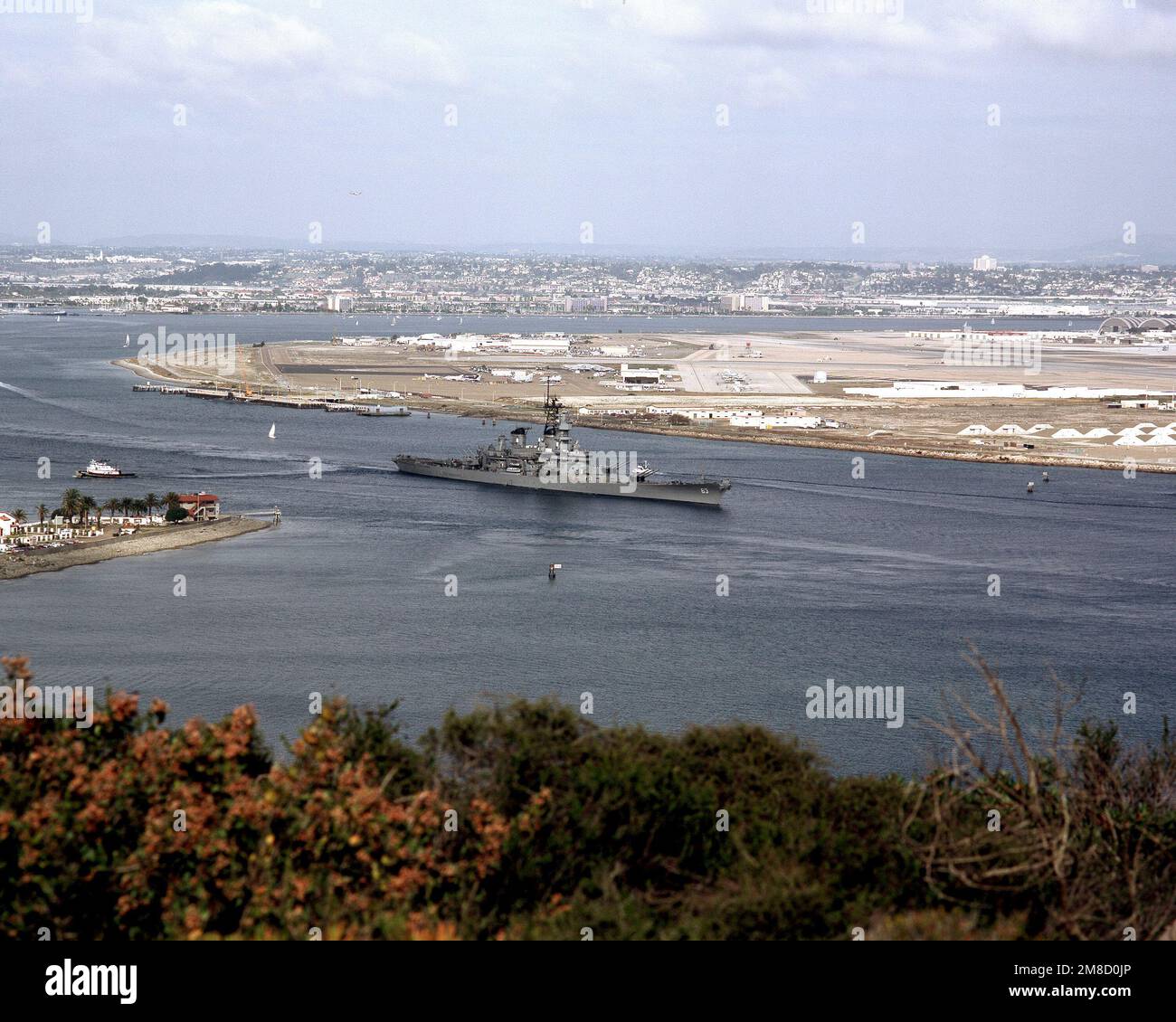 The battleship USS MISSOURI (BB 63) passes between Ballast Point and ...