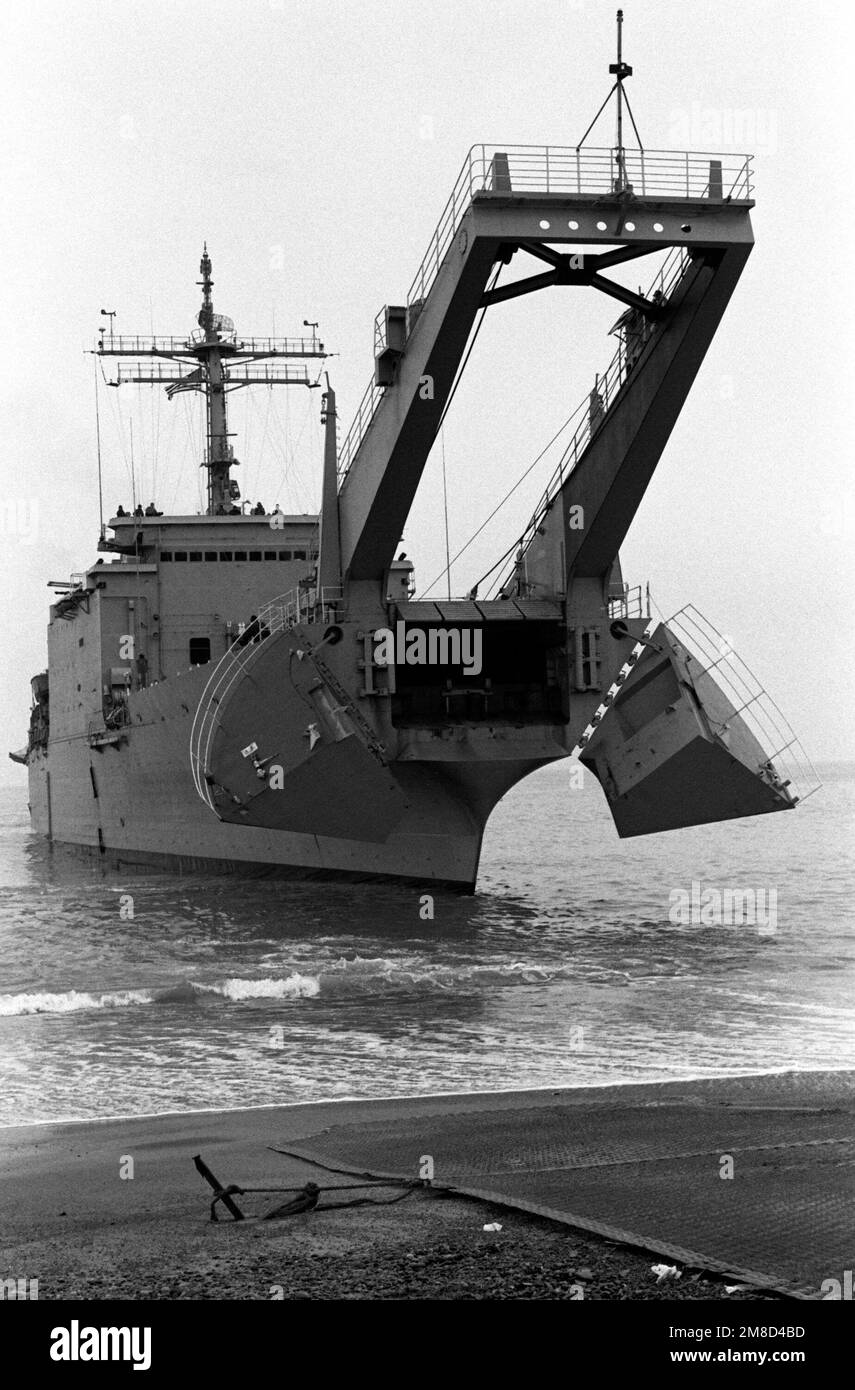 The tank landing ship USS TUSCALOOSA (LST-1187) prepares to move back out to sea after offloading vehicles and equipment on D-day of the combined South Korean/U.S. exercise Team Spirit '90. Subject Operation/Series: TEAM SPIRIT '90 Base: Pohang Country: Republic Of Korea (KOR) Stock Photo