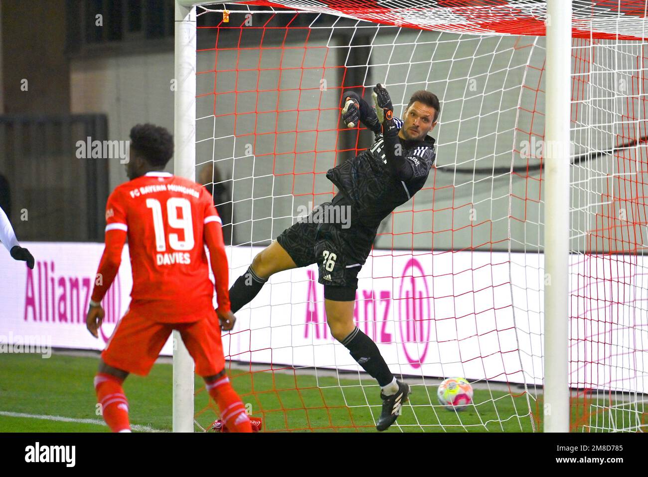 Sven ULREICH, Goalkeeper (FC Bayern Munich) Action, Football Season ...