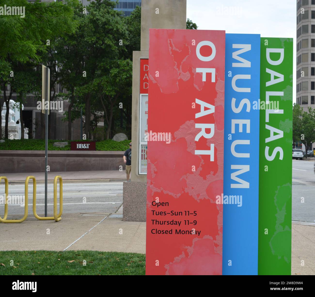 Surroundings of Dallas museum of art. Dallas Museum of Art schedule