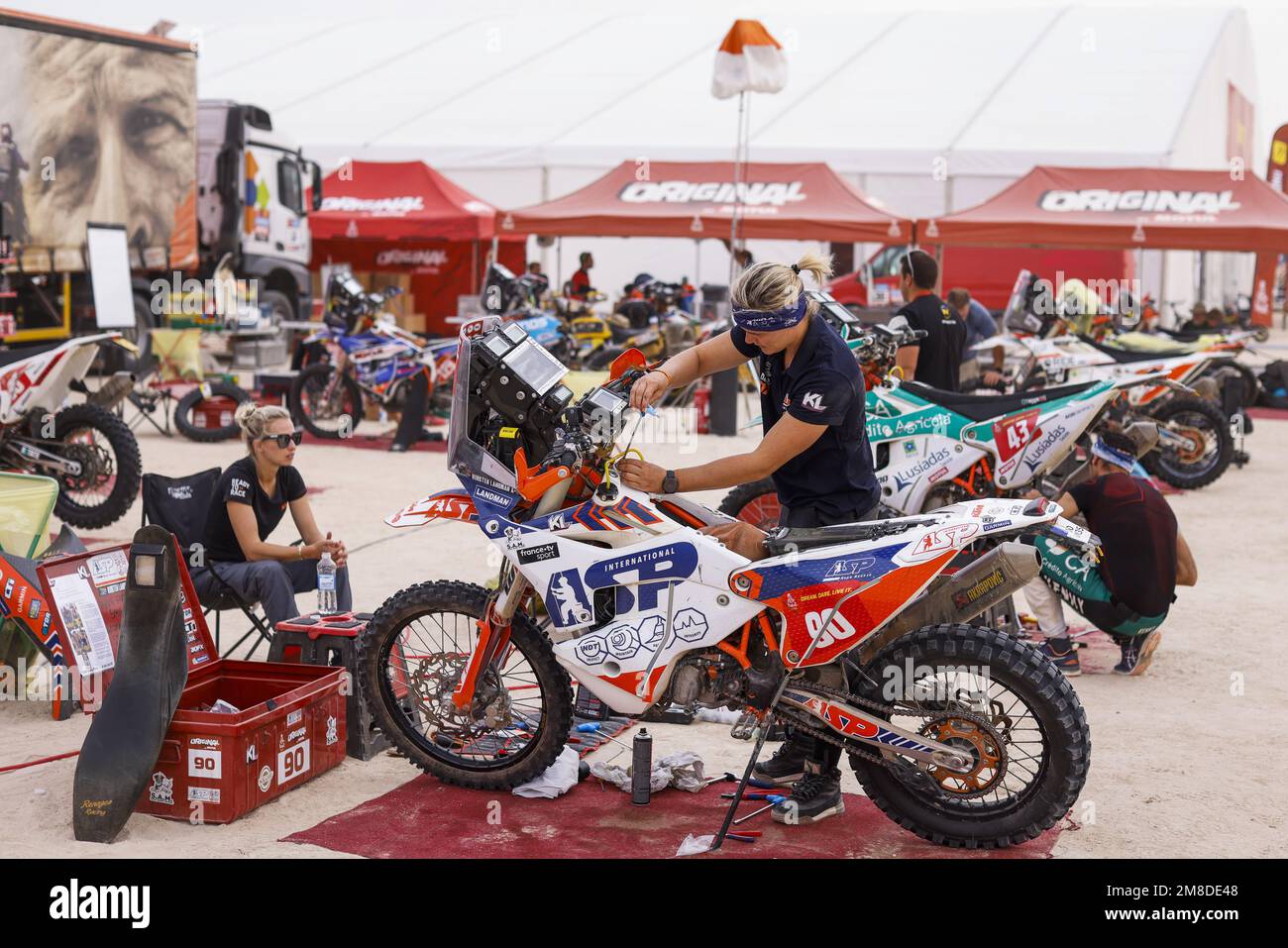 Shaybah, Saudi Arabia. 13th Jan, 2023. LANDMAN Kirsten (zaf), ASP Rope ...