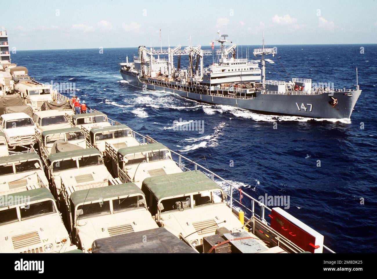 The fleet oiler USNS TRUCKEE (T-AO-147) approaches the rapid-response ...