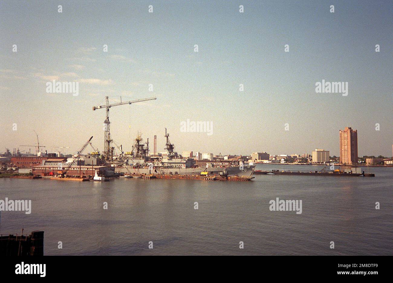 A starboard bow view of the guided missile cruiser USS WAINWRIGHT (CG