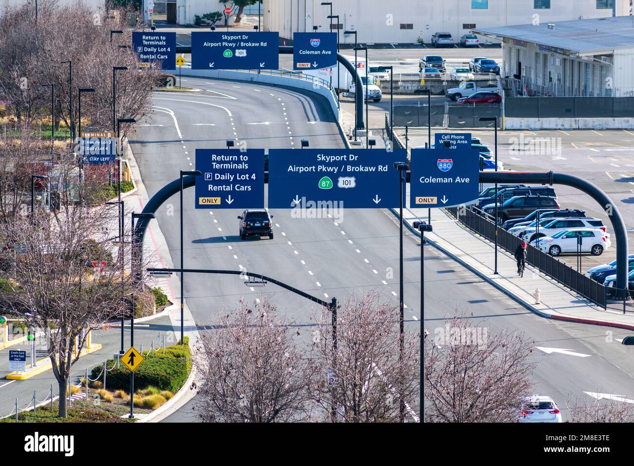 Aerial view of Airport Boulevard road. Vehicles exiting San Jose