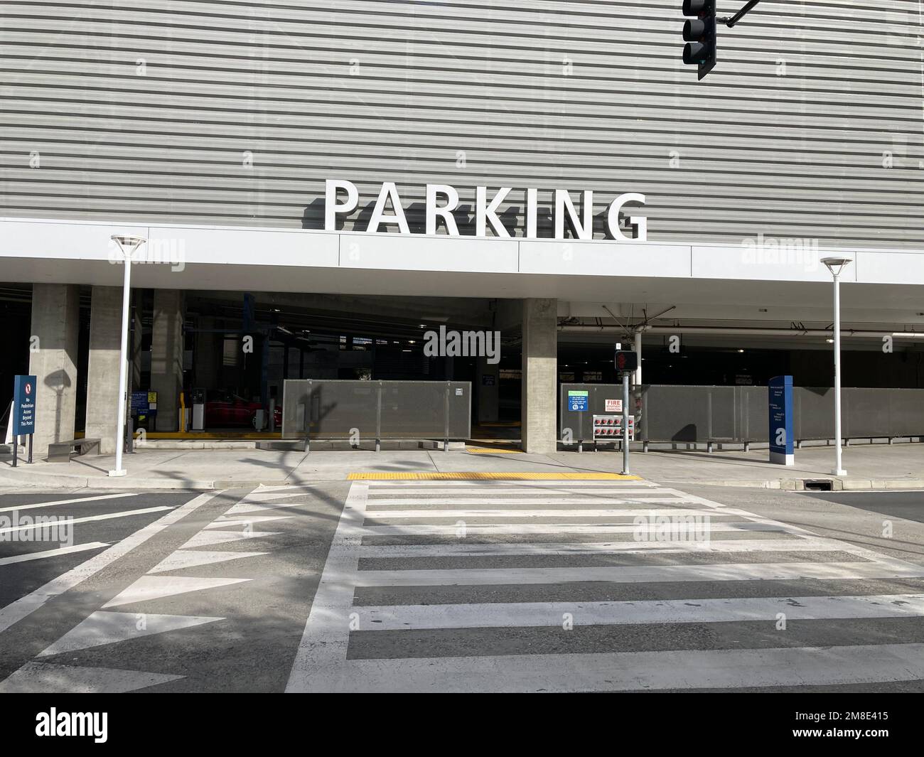 Parking Sign On Facade Of Parking Facility At San Jose Mineta   Parking Sign On Facade Of Parking Facility At San Jose Mineta International Airport San Jose California Usa 2022 2M8E415 