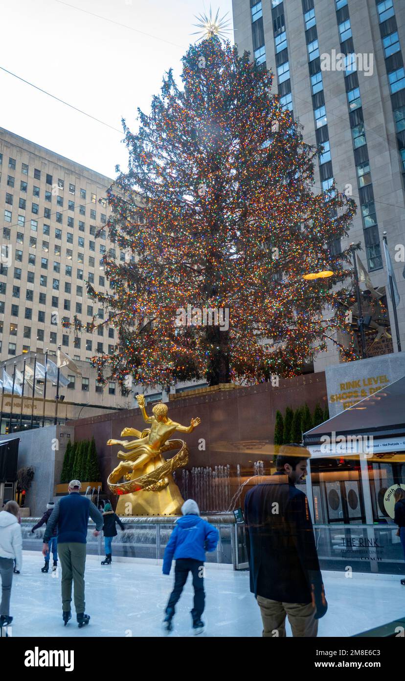 The Rockefeller Center Christmas Tree, 2023 NYC, USA Stock Photo Alamy