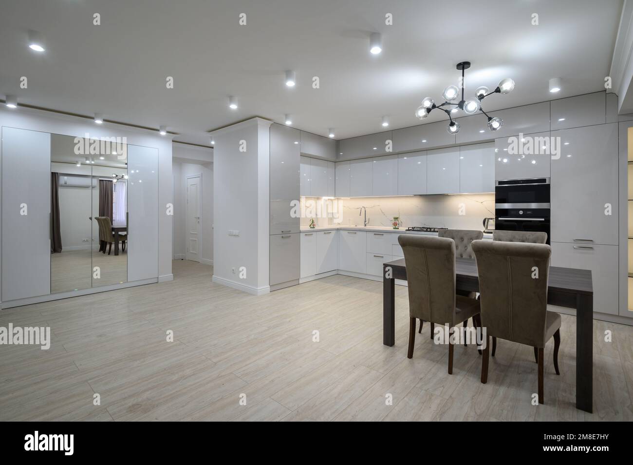 Interior large spacious kitchen living hi-res stock photography and ...