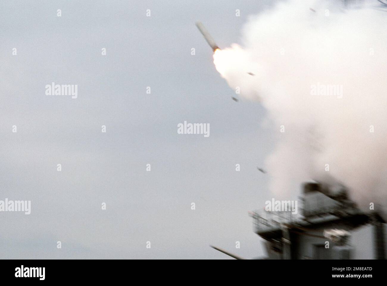 A BGM-109 Tomahawk land-attack missile heads toward an Iraqi target ...