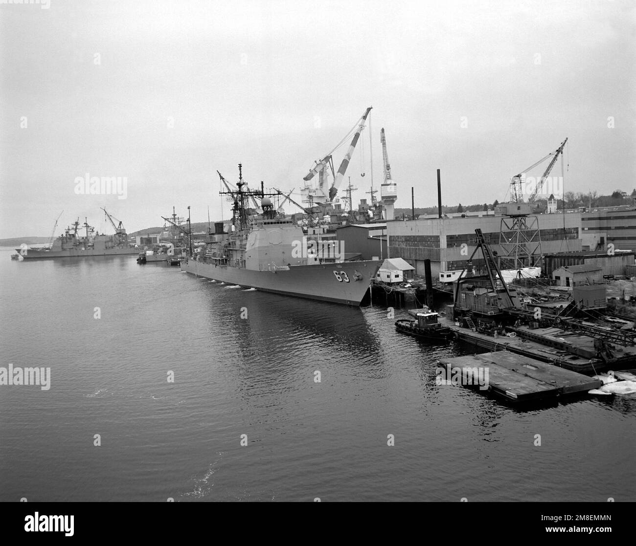 A starboard bow view of the guided missile cruiser COWPENS (CG63