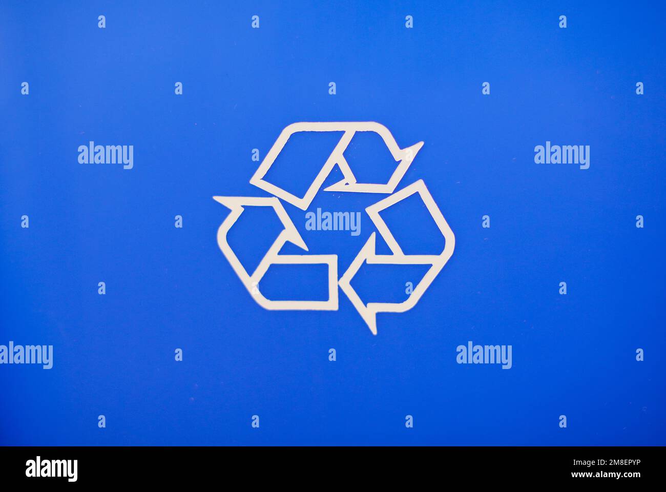 recycling trash can sign reusable environmentally friendly recycle ...