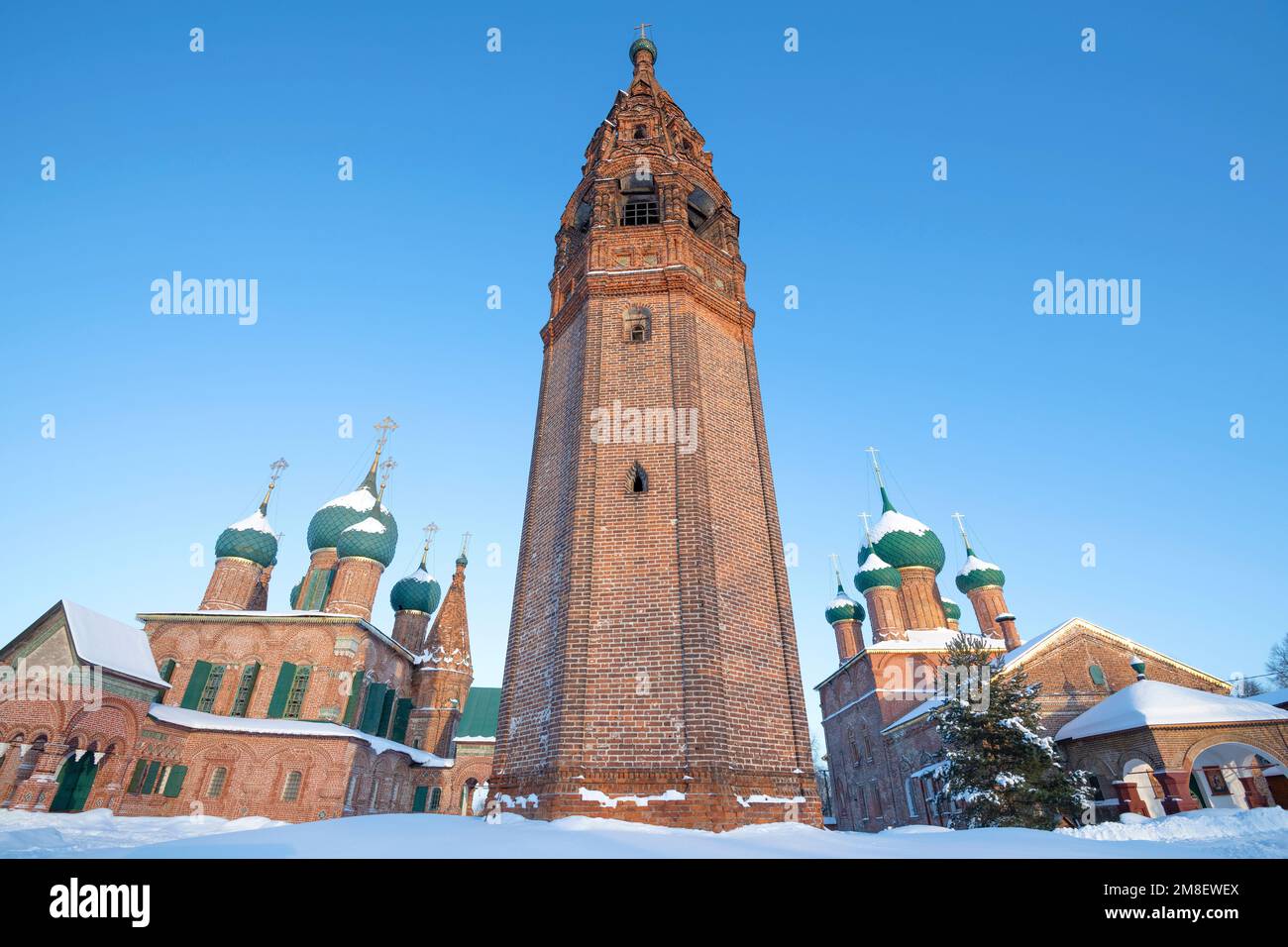 Bell tower of the ancient Old Believer temple complex in Korovnitskaya Sloboda on a sunny January day. Yaroslavl, Golden Ring of Russia Stock Photo