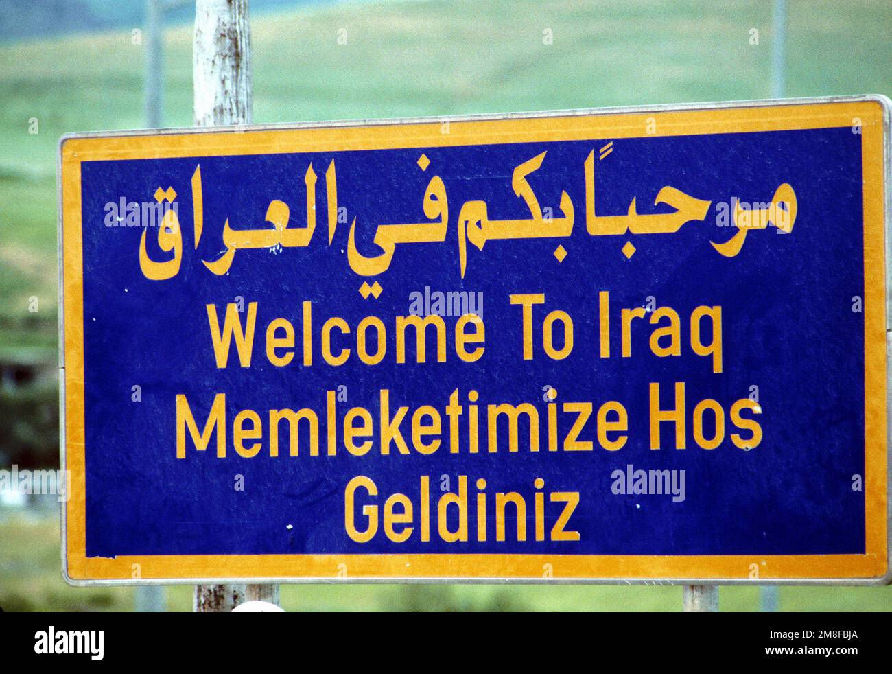 Refugees crossing into iraq hi-res stock photography and images - Alamy